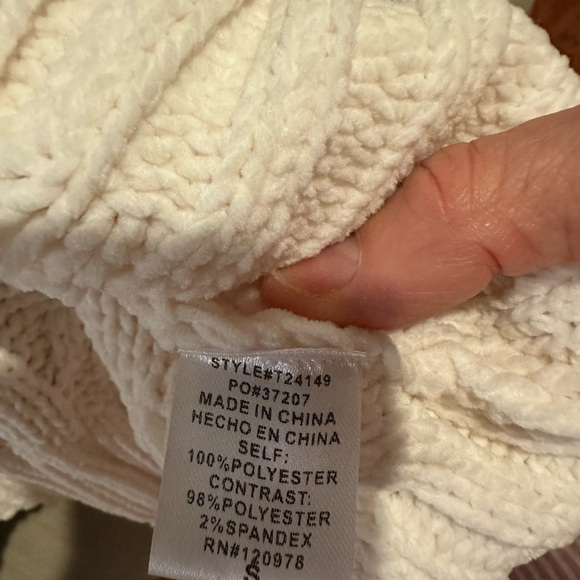 Entro Cream Cable Knit Sweater with Pink Bows - Picture 4 of 6